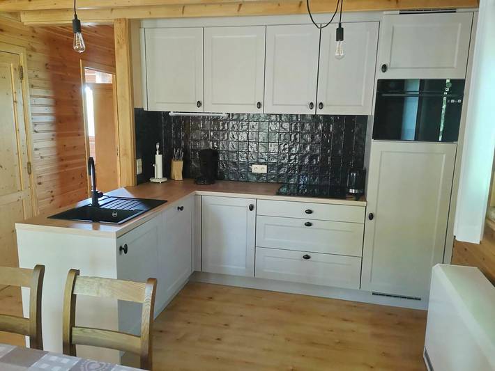 Gîte pour 8 personnes, avec jardin ainsi que sauna et balcon, adapté aux familles à Érezée - 3