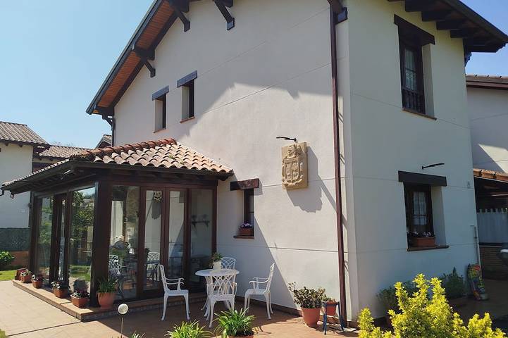 Gîte pour 6 personnes, avec Balcon et Jardin