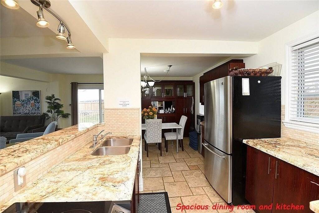 Bed And Breakfast for 6 Guests in Hamilton, Lake Ontario (Canada)