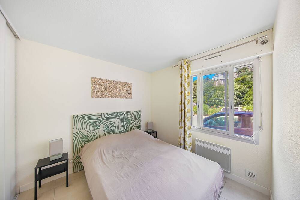 Apartamento entero, Charming T2 apartment near the sea - Residence with trees and swimming pool in Le Pradet, Region de Toulon