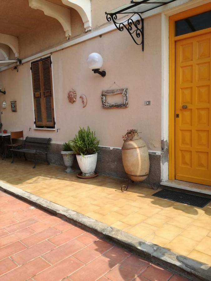 Location de vacances pour 6 personnes, avec jardin à Vallecrosia - 2