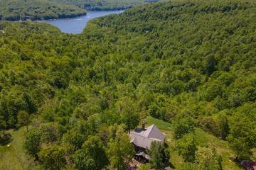 Vacation Home for 14 Guests in Garrett County, Deep Creek Lake, Picture 2