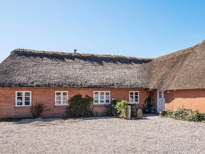 Ferielejlighed for 5 personer, med Terrasse og Have i Hvidbjerg Strand