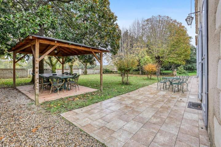 Location de vacances pour 13 personnes, avec terrasse et jardin, animaux acceptés à Marcellus - 2