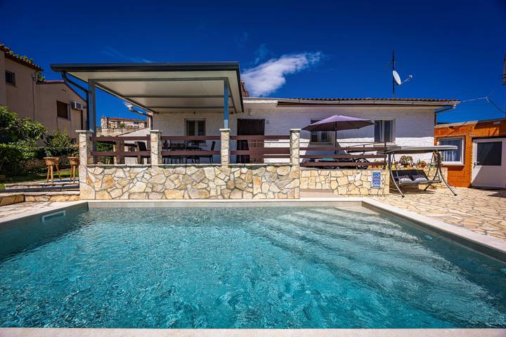 Ferienwohnung für 5 Personen, mit Pool und Garten, mit Haustier - 1