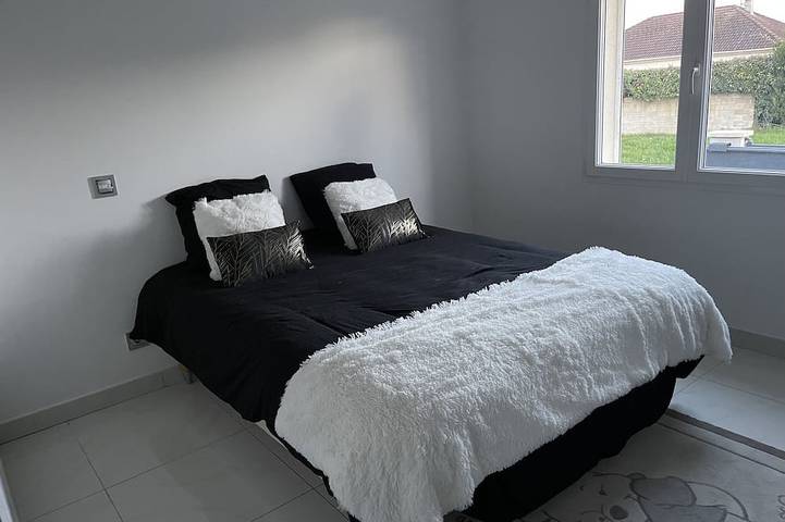 Location de vacances pour 7 personnes, avec piscine et jacuzzi à Cauroy-lès-Hermonville - 4