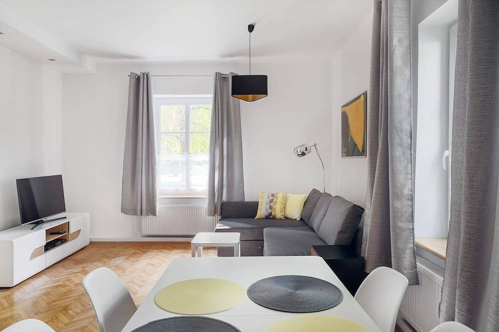 Entire apartment, 3 rooms modern, stunning & quiet flat for 6, Old Town, Warsaw in Warsaw Śródmieście, Warsaw