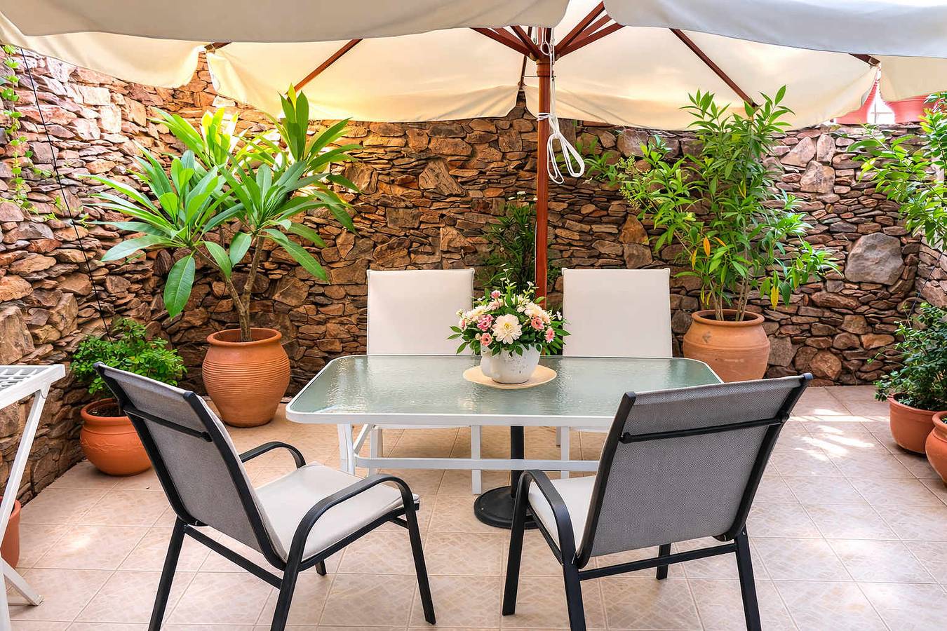 Ganzes Studio, Crete Studios - Sitia Cozy Stay with Private Patio in Sitia, Lasithi