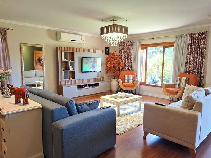 Casa de férias para 8 pessoas, com jardim e vista em Gramado