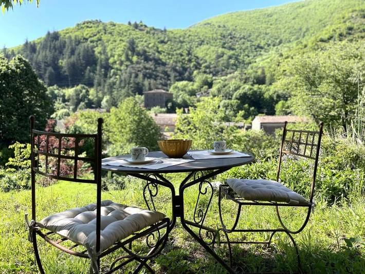 Villa pour 2 personnes, avec terrasse ainsi que jardin et vue