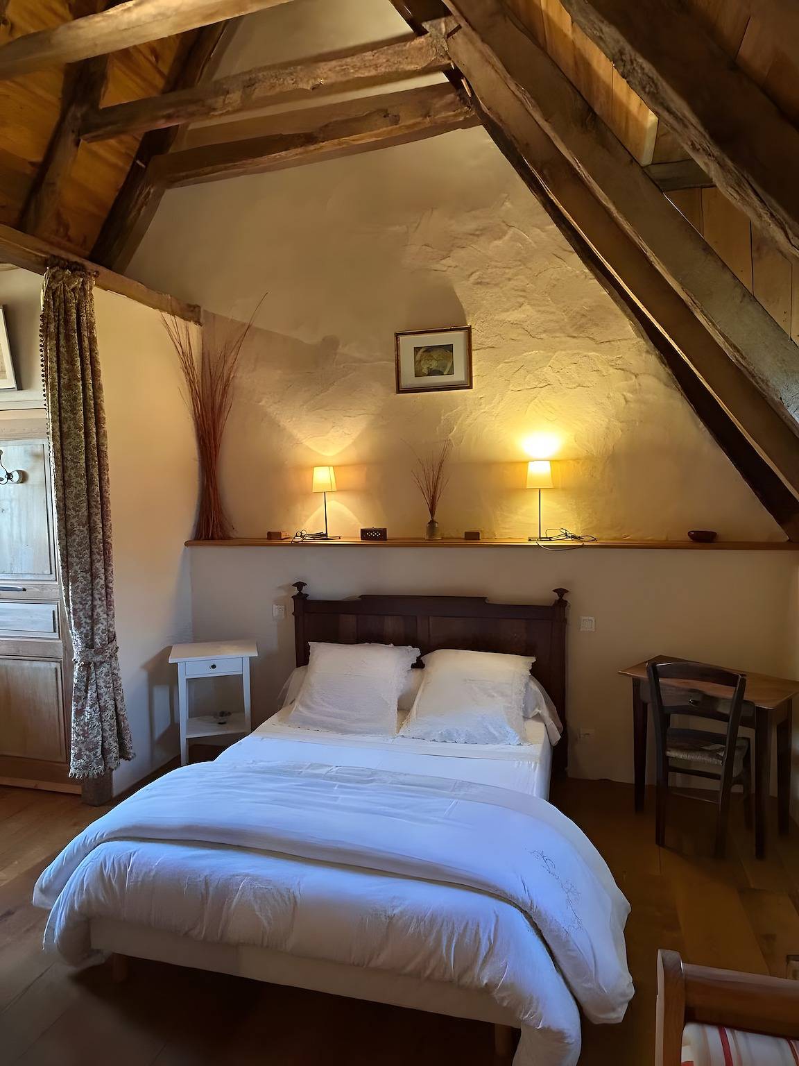 Chambre d’hôtes « La Grange De La Bonaurie - Sienne » avec terrasse et jardin partagés, Wi-Fi in Anglars-Saint-Félix, Aveyron