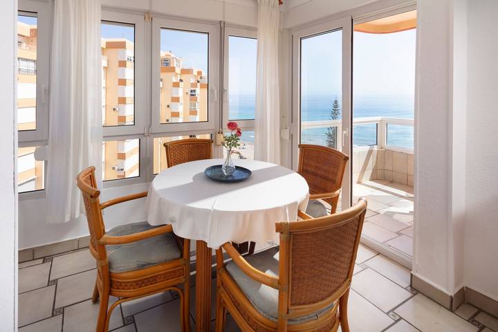 Ganze Wohnung, Ferienwohnung 'Bloque 76' mit Meerblick, Gemeinschaftspool und WLAN in Torrox Costa, Torrox