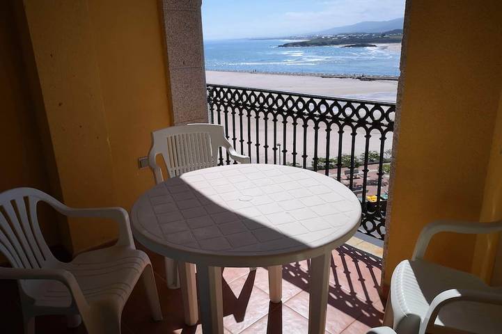 Holiday apartment for 6 people, with hot tub and garden as well as balcony and pool - 1