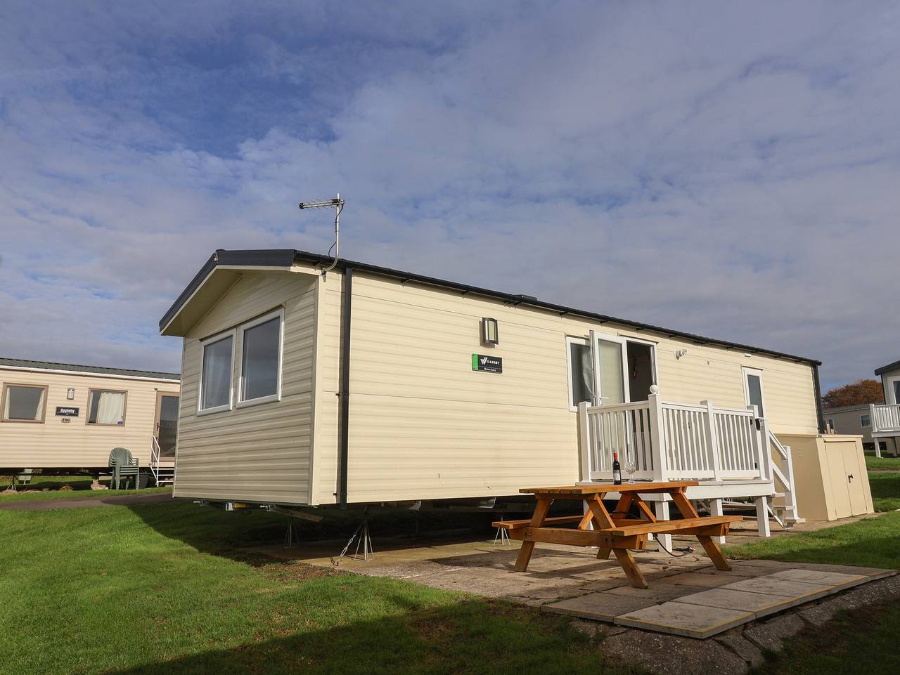 39 Greenlands, Littlesea Holiday Park in Weymouth, Dorset