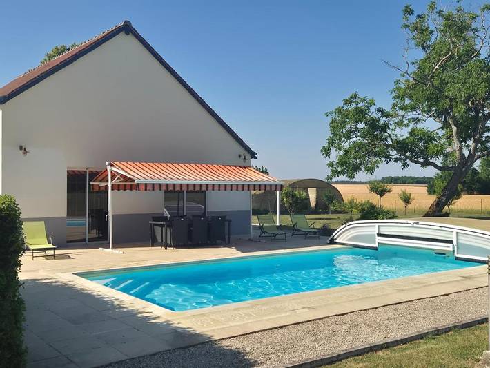 Location de vacances pour 8 personnes, avec piscine ainsi que terrasse et vue à Sublaines - 4