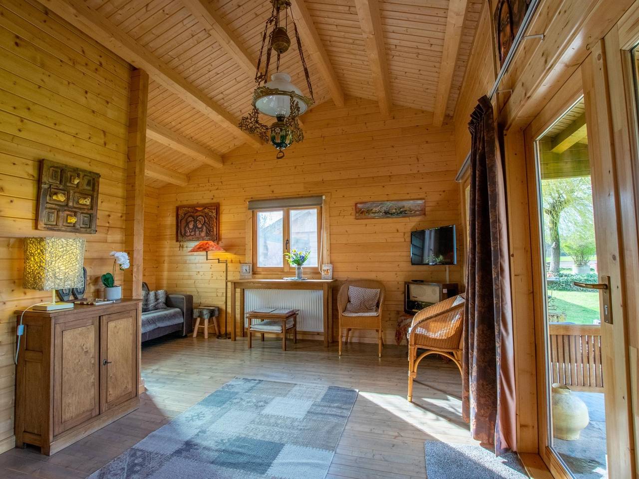 Romantisches Holzhäuschen mit viel Kunst in Nationalpark De Maasduinen