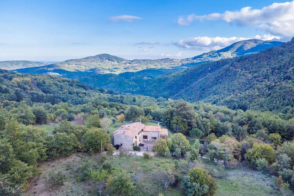 Appartamento intero, Elegante appartamento per 13 ospiti con Wifi, Tv, patio e animali ammessi in Montieri, Provincia di Grosseto