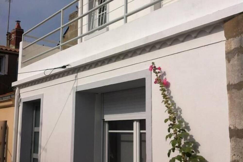 Maison avec cour à 200 m du Remblai et 3 mn du centre ville des Sables à pied ! in Les Sables-d'Olonne, Vendée