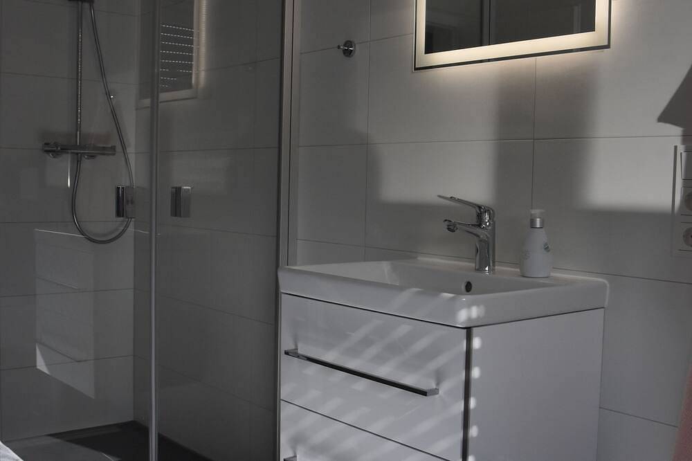 Ganze Wohnung, Ferienwohnung \"Biene\" für 4 Personen mit Balkon in Weiden (Rheinland-Pfalz), Nahetal