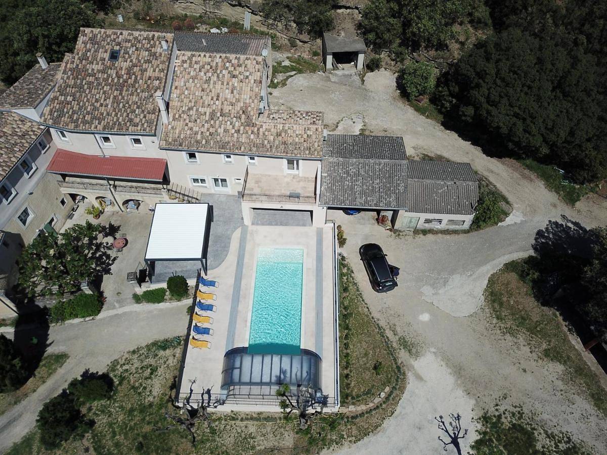 Gite la bonnelle piscine spa in Grillon, Enclave de Valreas
