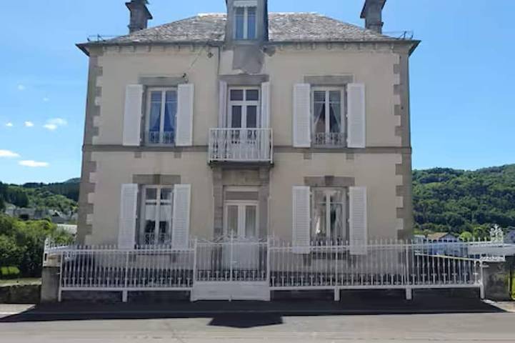 Maison de vacances pour 12 personnes, avec Balcon ainsi que Jardin et Piscine à Condat