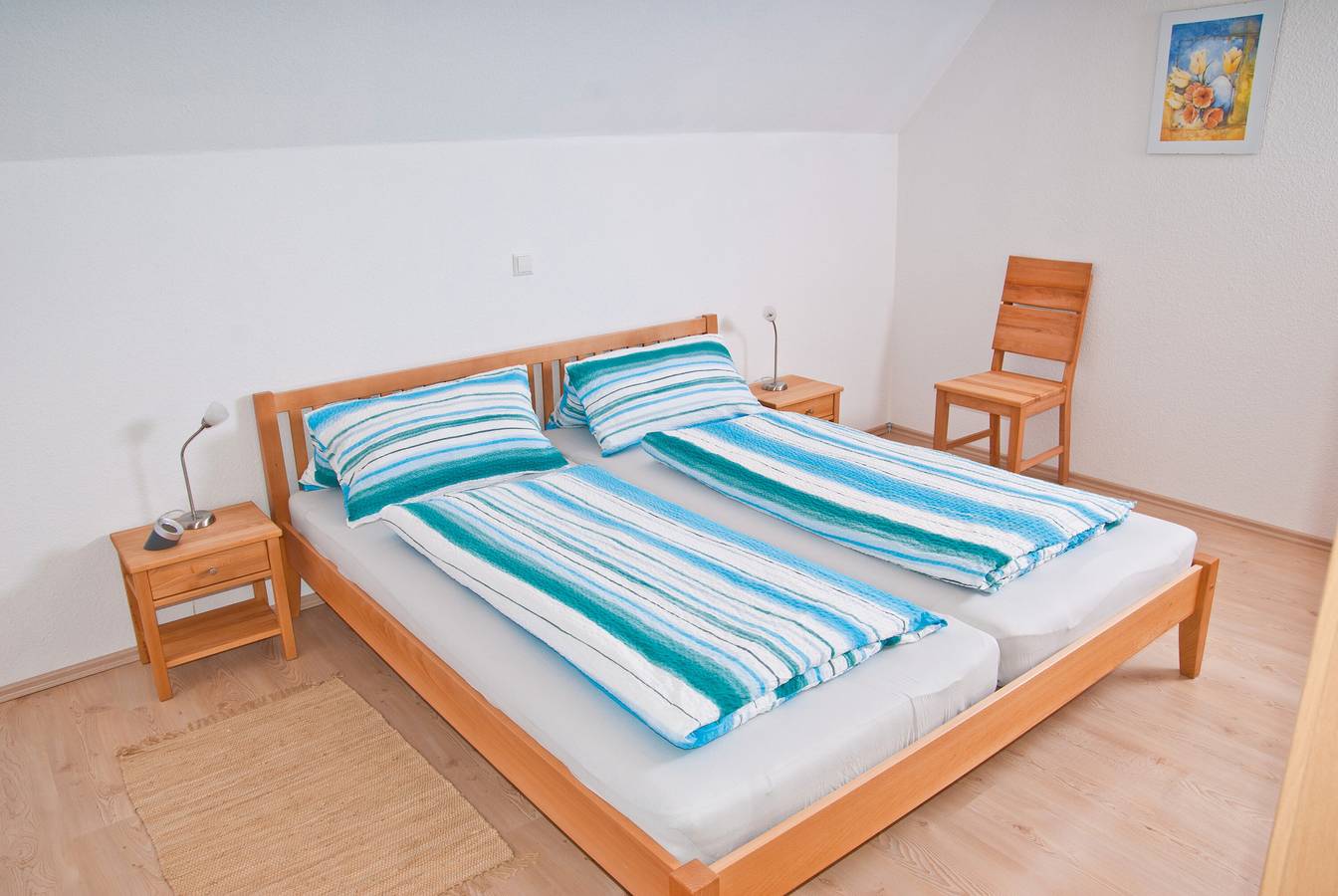 Ganze Wohnung, Ferienwohnung '3' mit Bergblick, Gemeinschaftsgarten und Wlan in Owingen, Region Bodensee-Oberschwaben