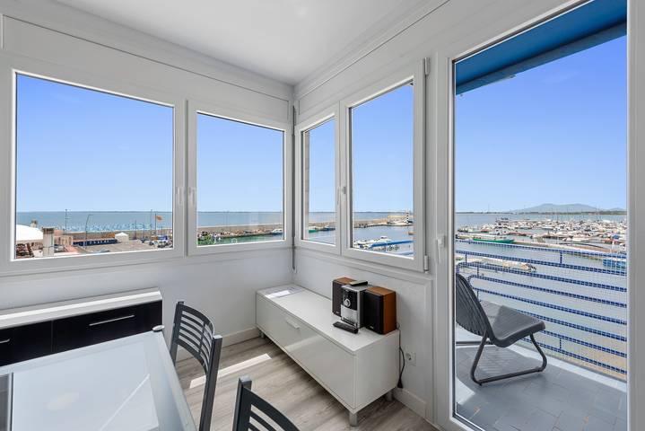 Apartamento entero, Apartamento 'Vora Port' con vistas al mar, Wi-Fi y aire acondicionado in Platja de les Avellanes (Terres de l'Ebre), La Ampolla