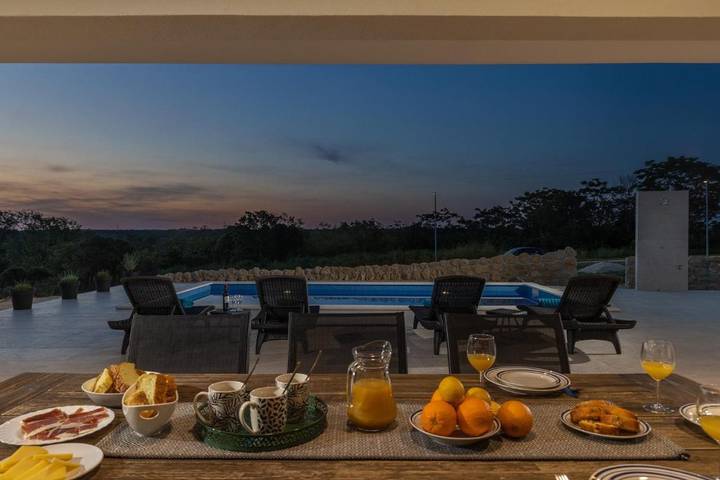 Ferienhaus für 14 Personen, mit Terrasse und Pool sowie Ausblick am Playa d'en Bossa - 2
