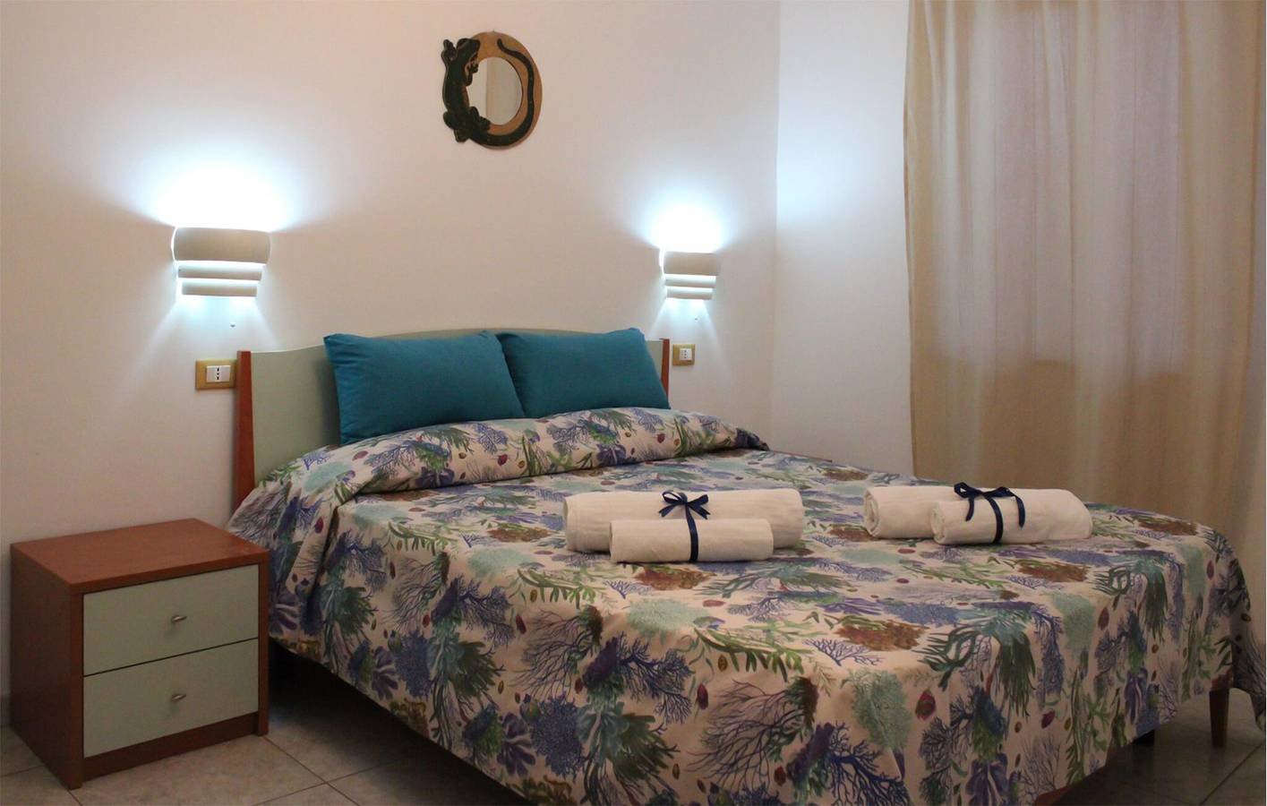 Apartamento vacacional entero, Apartamento de lujo con piscina cubierta y aparcamiento, a 900 m de la costa in Faro Capo Vaticano, Provincia de Vibo Valentia