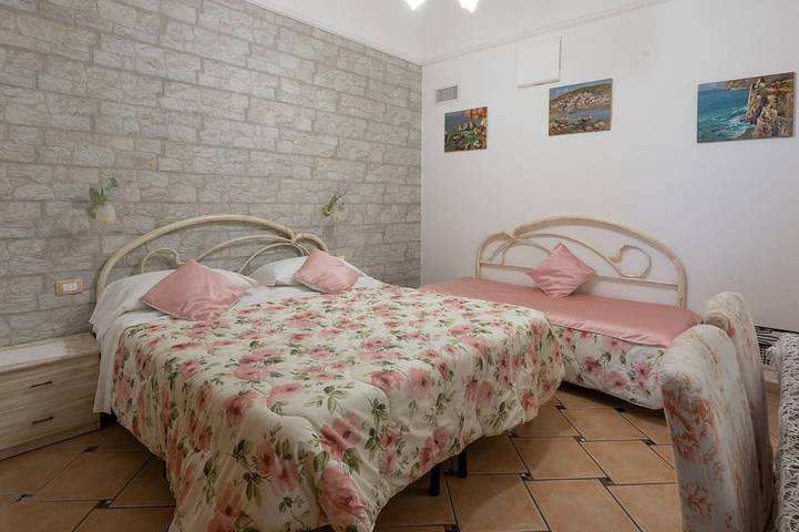 Ganze Wohnung, Befindet sich im Herzen der malerischen Gegend -4 Bedrs, 4 Baths, WiFi und AC free in Spiaggia Fornillo, Positano
