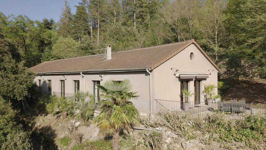 Maison d’hôte pour 8 personnes, avec jardin et piscine ainsi que sauna et vue, animaux acceptés à Vals-les-Bains - 2