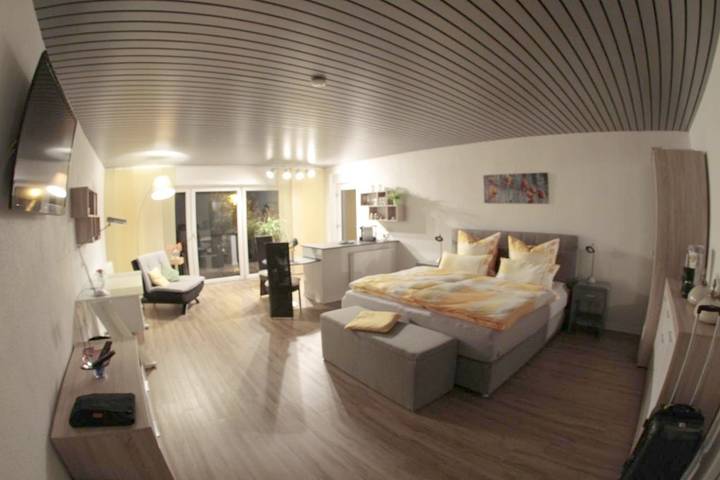 Ferienwohnung für 2 Personen, mit Terrasse und Garten sowie Sauna und Ausblick in Burgthann - 3