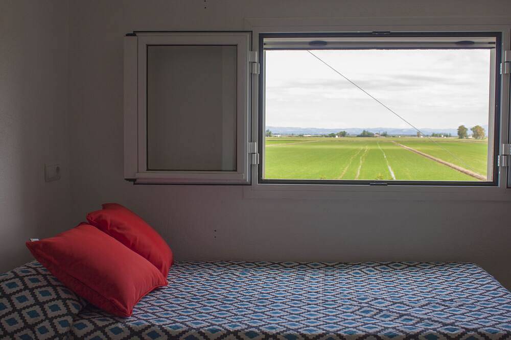 Villa rural, piscina privada, wifi gratis, parque infantil, 1,8km de la playa in Tierras del Ebro, Delta del Ebro