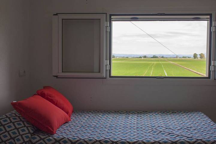 Ländliche Villa, privater Pool, gratis WiFi, Spielplatz, 1,8 km vom Strand entfernt in Deltebre, Delta de l'Ebre