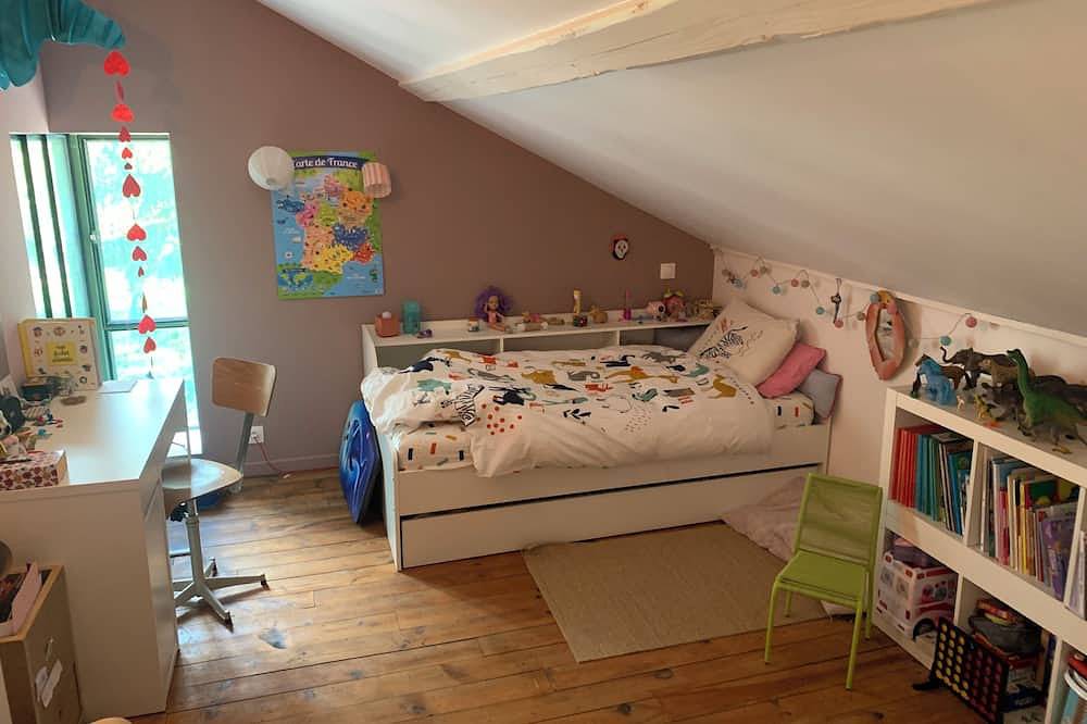 Home workshop in Crest 1 min from the river in Crest, Die region