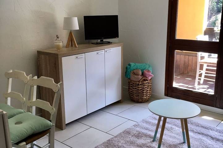 Apartamento entero, Estudio en las laderas con vistas a la montaña in Valdeblore, Nizza Region