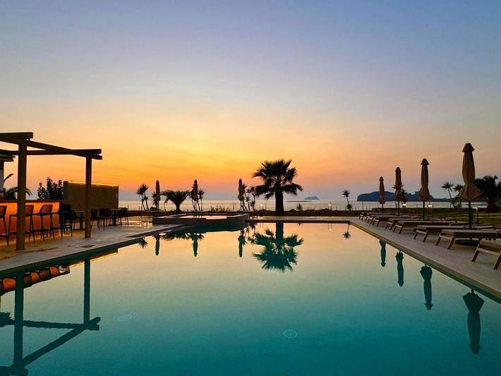 Appart’hôtel pour 2 personnes, avec piscine ainsi que vue et jardin, animaux acceptés
