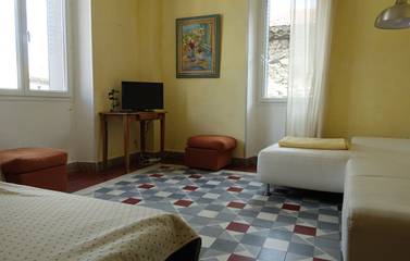 Gîte pour 5 personnes, avec terrasse à Vogüé