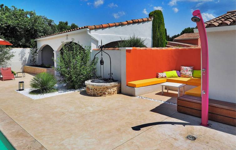 Escapade ensoleillée : Appartement spacieux de 120 m² avec piscine in Paradou, Région d'Arles
