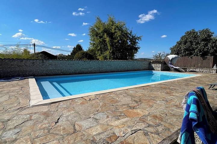 Gîte pour 2 personnes, avec Jardin à Nanteuil-Auriac-de-Bourzac
