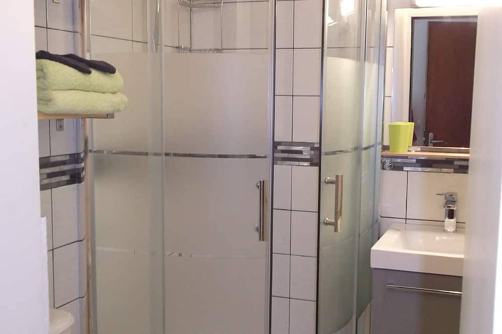 Appartement entier, Dans quartier calme très bel F1 28m2, parking, Wi-Fi, idéal cure thermale, stage in Clermont-Ferrand, Parc naturel régional des Volcans d'Auvergne