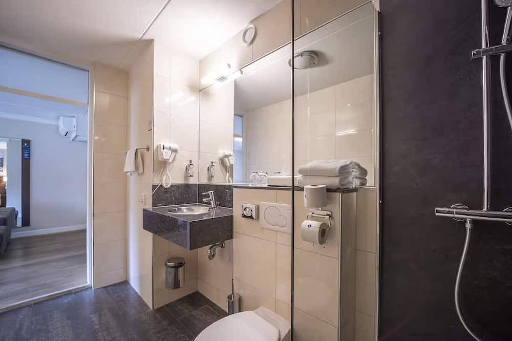 Adventure Awaits: Free Breakfast, Parking & Outdoor Recreation Nearby in Middelburg, Walcheren