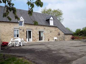 Gîte pour 4 personnes, avec terrasse et jardin dans la Manche