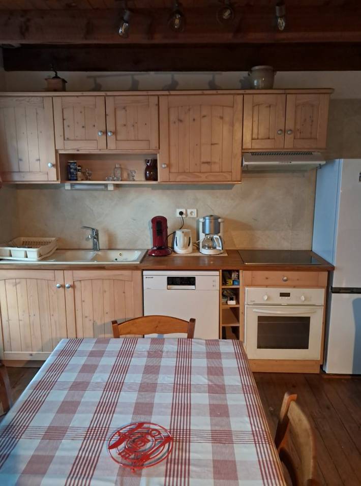 Gîte pour 6 personnes, avec jardin et terrasse, animaux acceptés à Champs-sur-Tarentaine-Marchal - 4