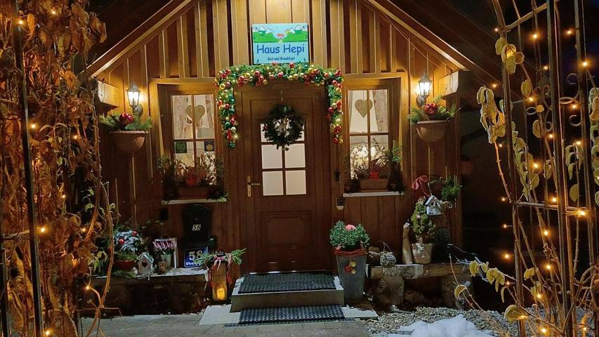 BnB für 10 Personen, mit Garten und Seeblick sowie Ausblick in Obertraun