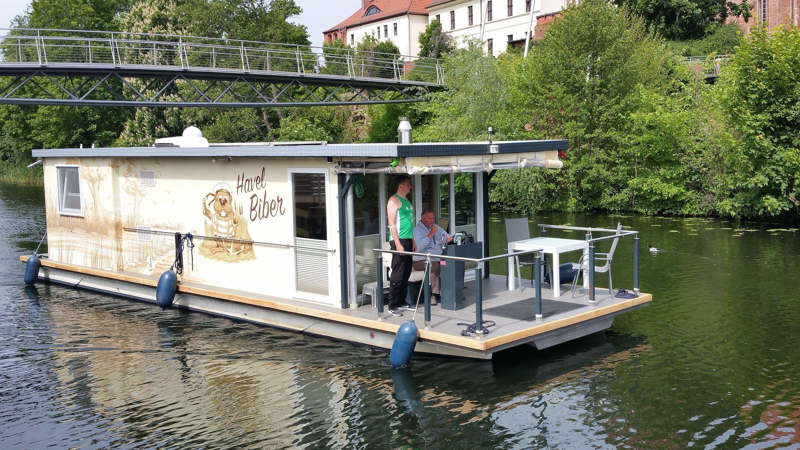 Traumhaus auf dem Wasser – Modernisiertes Hausboot 13 x 4 m in Pritzerbe, Havelsee