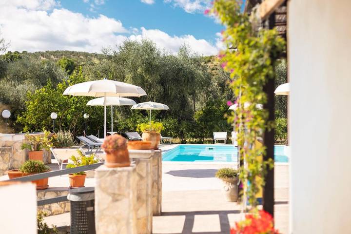 Agriturismo per 4 persone, con piscina e panorama nonché giardino in Provincia di Foggia