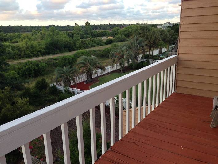 Vacation rental for 6 people, with yard and balcony in Holden Beach