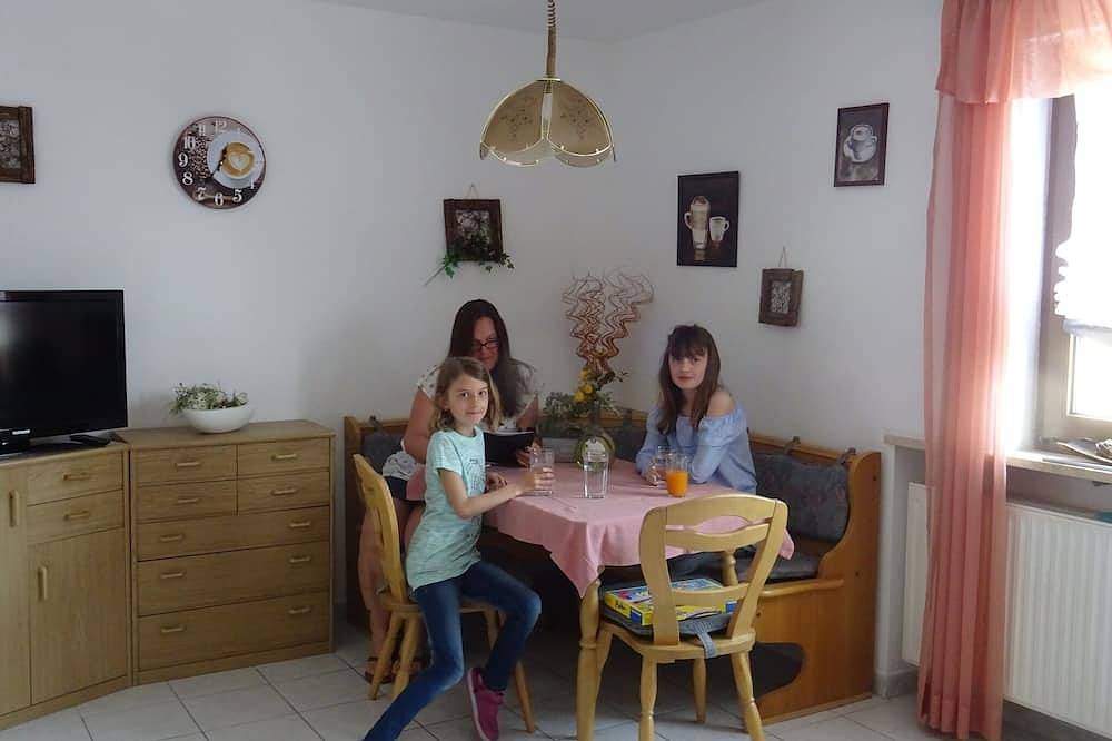 Ganze Wohnung, Fewo mit Sonnenbalkon perfekt für Familien oder Radfahrer in Muhr am See, Fränkisches Seenland