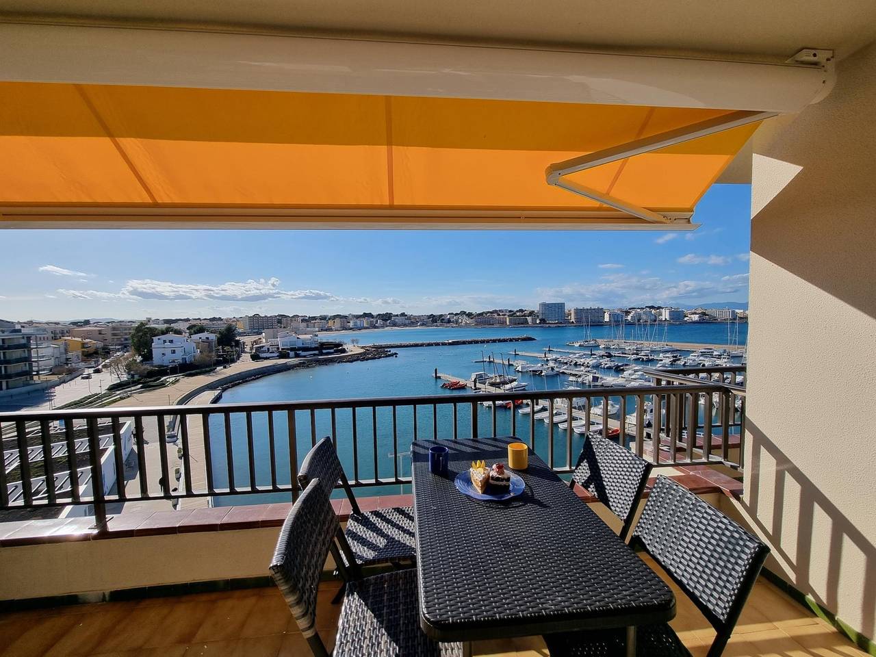 Ganze Ferienwohnung, Ferienwohnung für 4 Personen mit Meerblick in l'Escala, Oberampurien